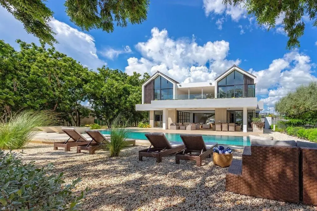Villa Polos, Prestigious Haven In Casa De Campo La Romana